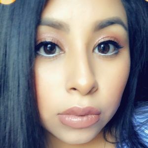 Meet your Posher, Dennise